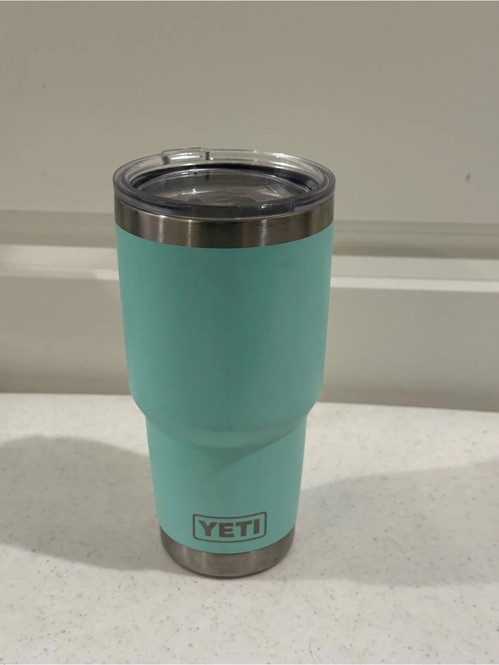 Yeti Aqua Tumber ~ 32oz. ~ Like New